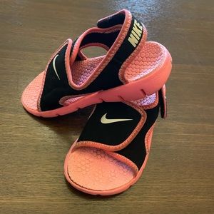 Girls Nike Sunray Sandals 11C Pink and Black
